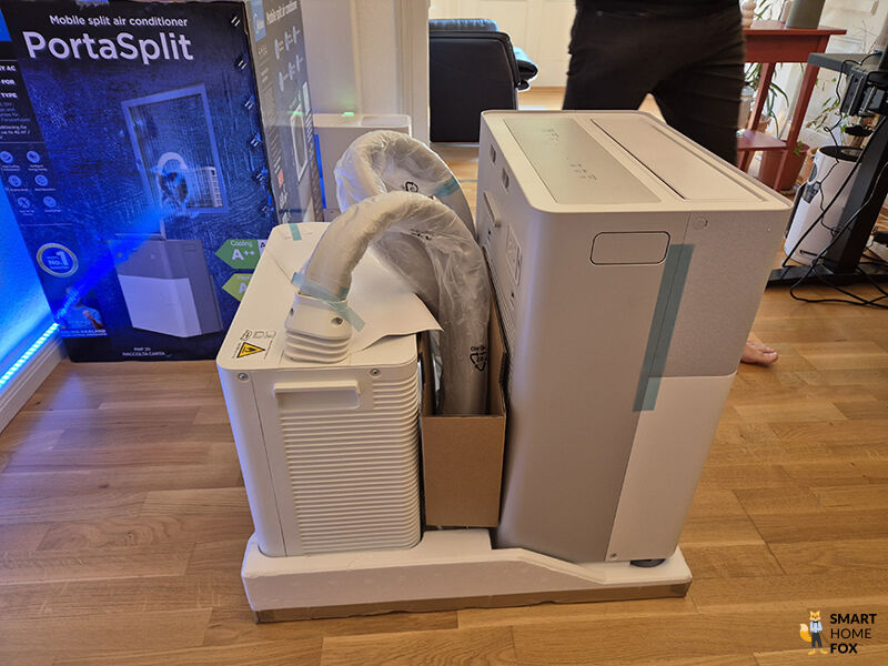 Die Midea PortaSplit wird in einer Mietwohnung ausgepackt und aufgebaut.